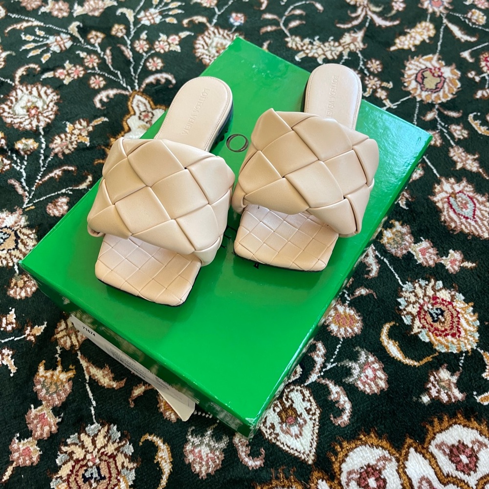 BOTTEGA SLIDES